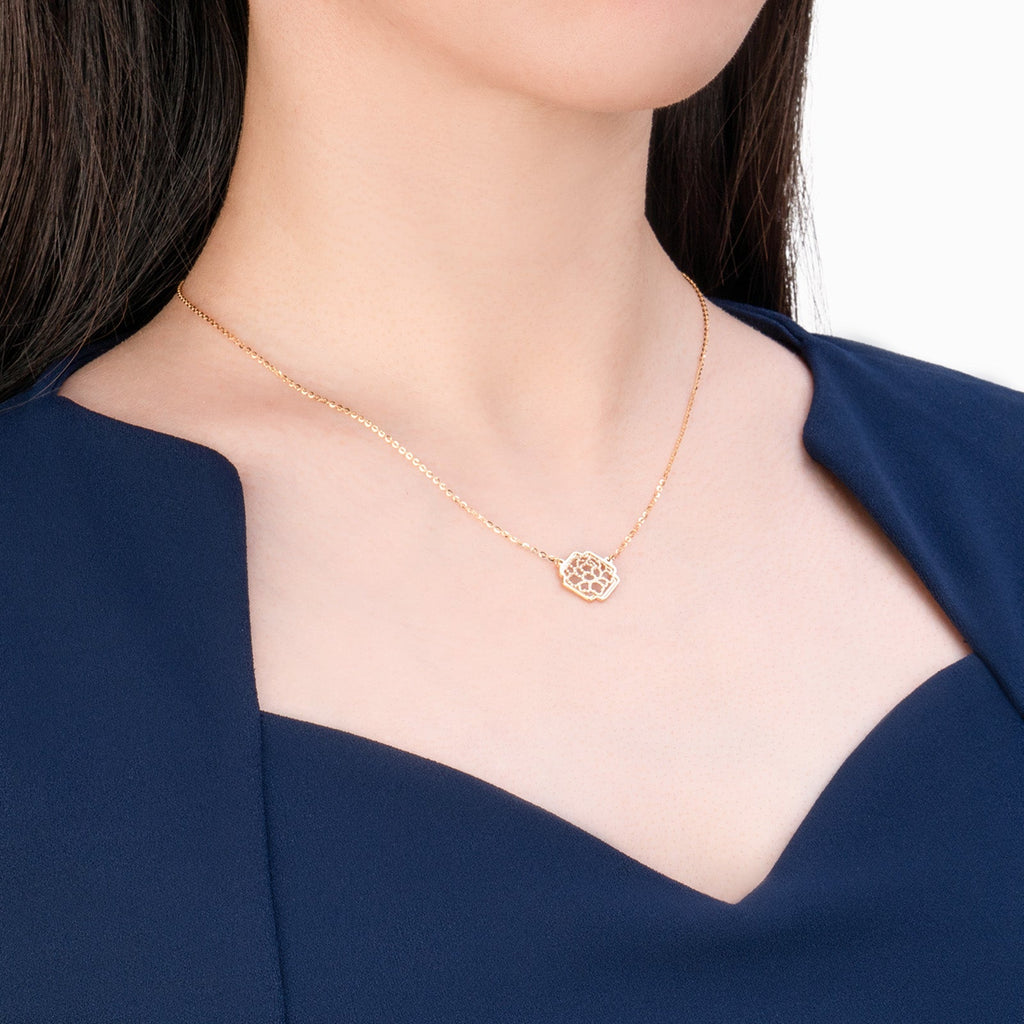 Tang Elegance Necklace 14kt Yellow Gold Model Image - Shen Yun Collections