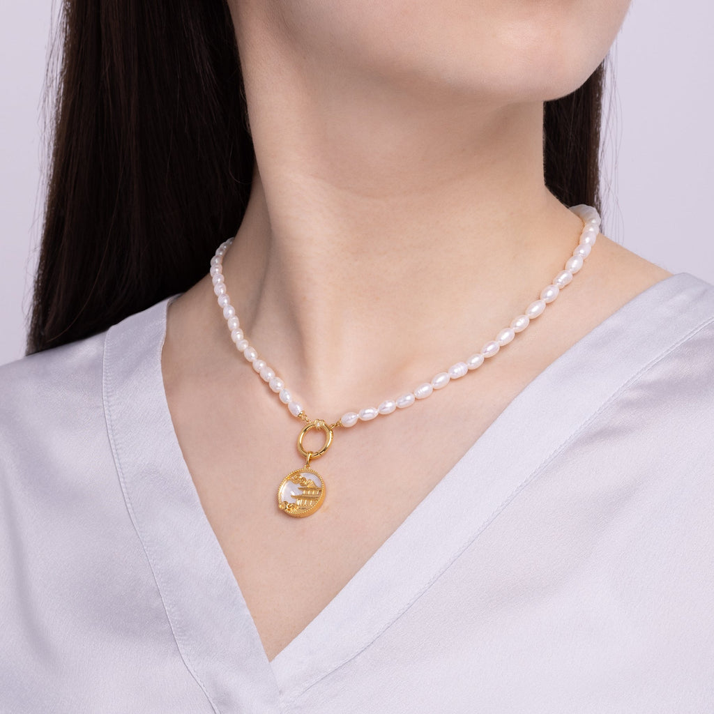 Pearl Charm Clasp Necklace Gold Modeling - Shen Yun Collections