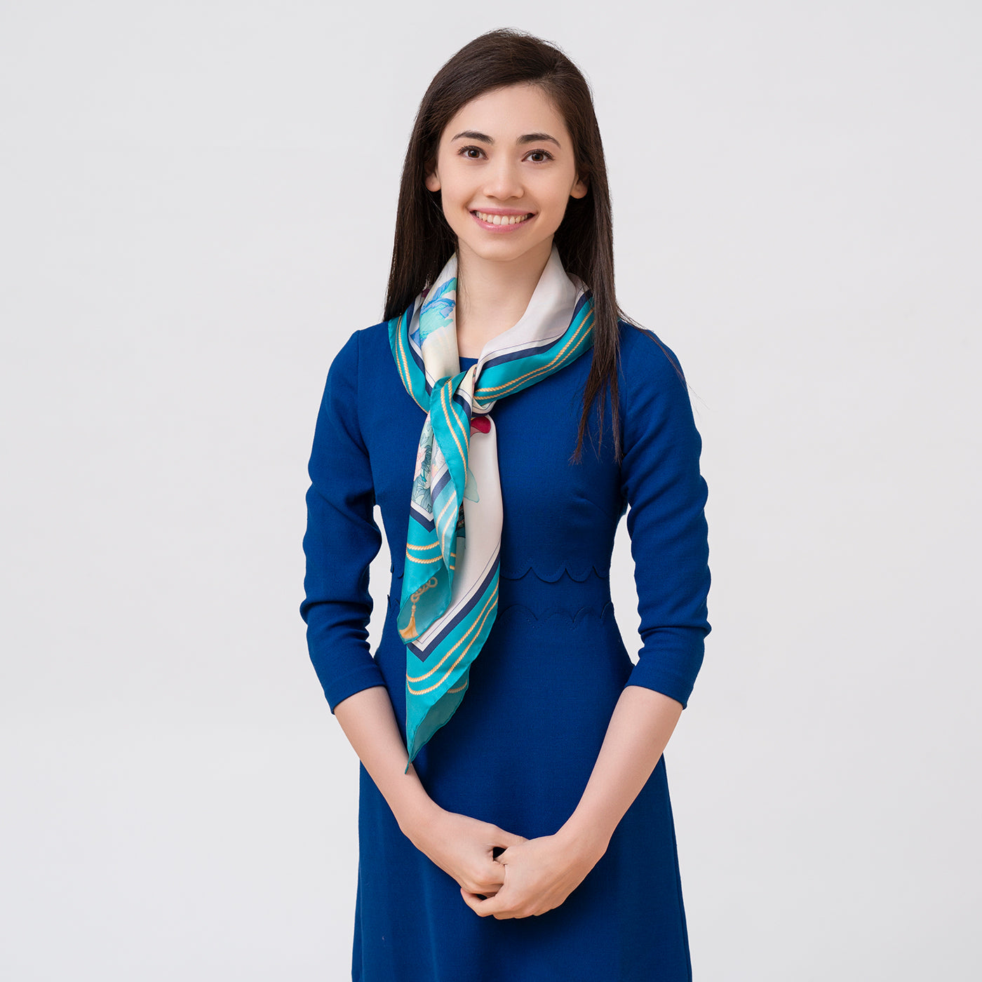 Delicate Beauty of the Han Scarf Model  1 | Shen Yun Collections