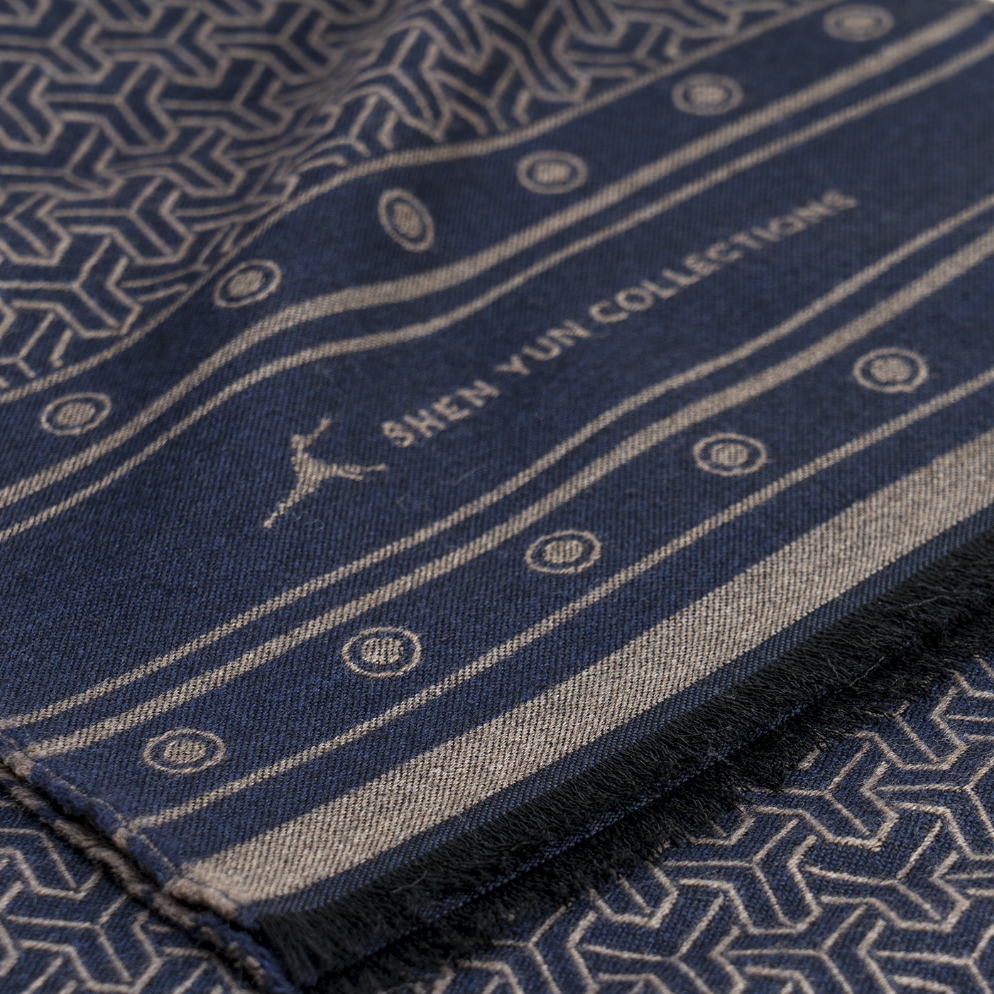 Devotion Scarf Signature 1 | Shen Yun Collections