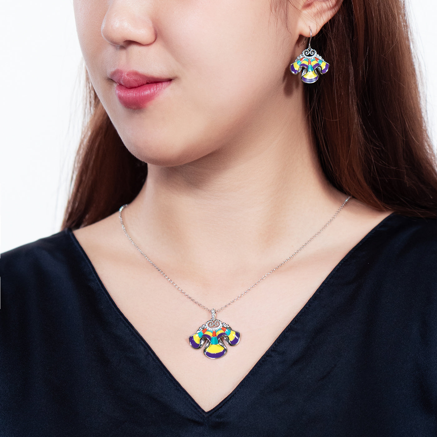 The Elegance of the Yi Necklace and Earrings Set Yellow Modeling - Shen Yun Collections