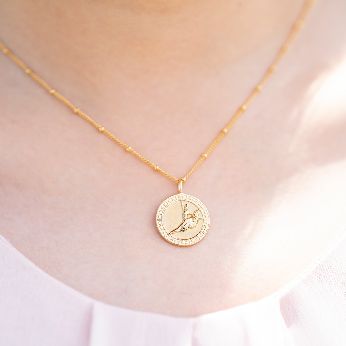 Shen Yun Signature Coin Charm Gold Model View | Shen Yun Colletions