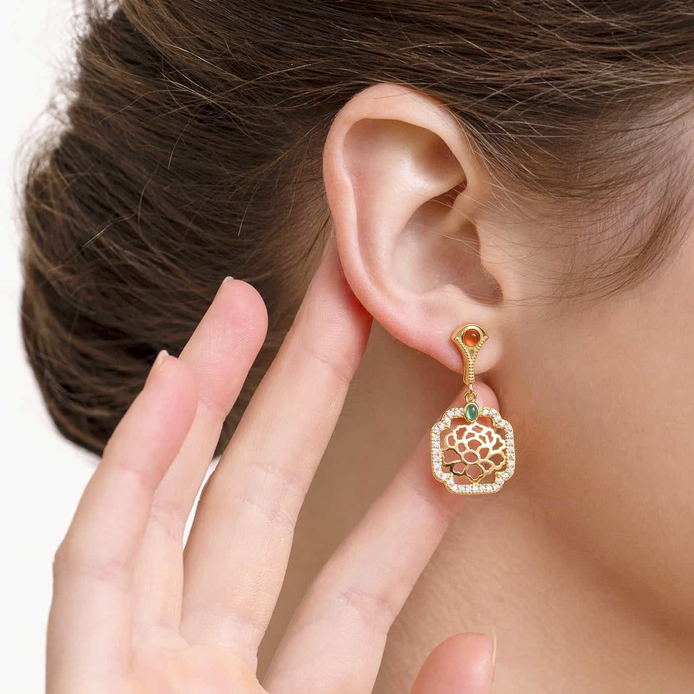 Tang Flower Dangle Earrings Modeling 2 | Shen Yun Collections 