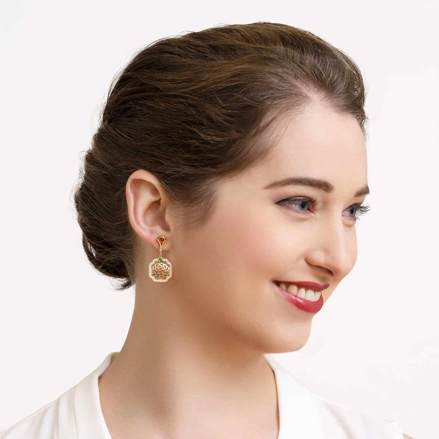 Tang Flower Dangle Earrings Modeling | Shen Yun Collections 