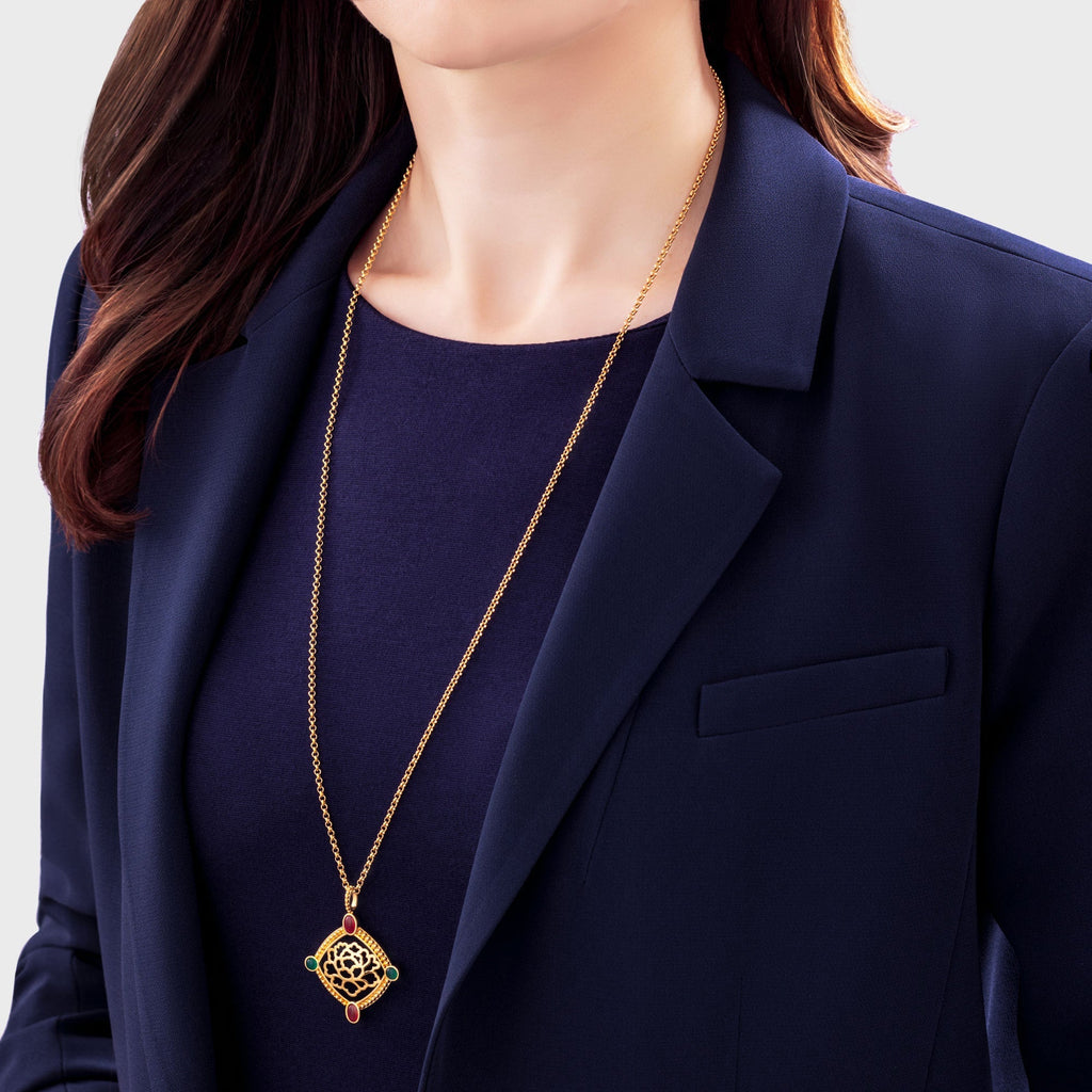 Golden Tang Peony Necklace Model | Shen Yun Collections