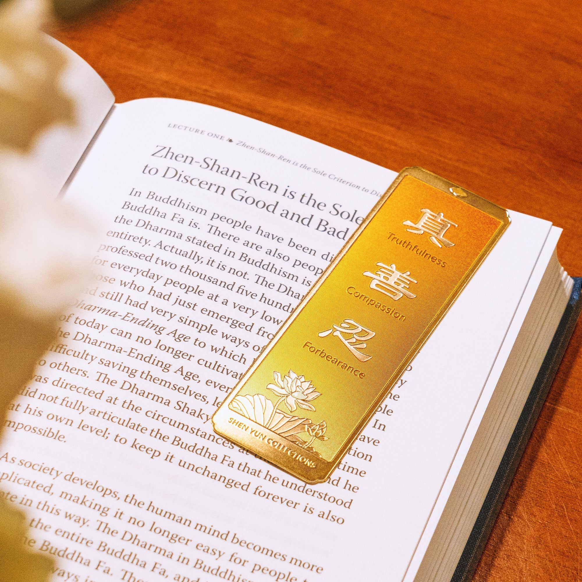 Zhen Shan Ren Bookmark Orange Life Style | Shen Yun Collections